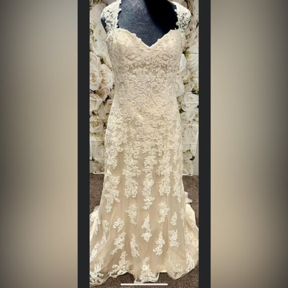 Maggie Sottero Dresses & Skirts - Maggie Sottero Couture Cream Gown